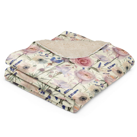 Floral Embrace Vintage Cottagecore-Inspired Sherpa Blanket